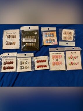 MAKE AN OFFER!!! Various press-on nails 9 Pairs